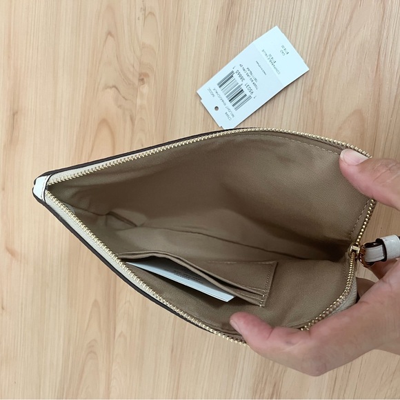 Coach Large Corner Zip Wristlet In Signature Canvas With Tiger #C7698 - Picture 5 of 6